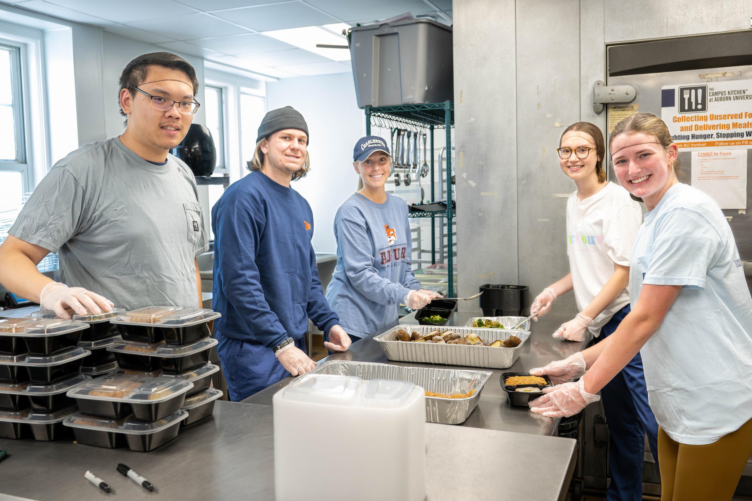 student volunteers at campus kitchen